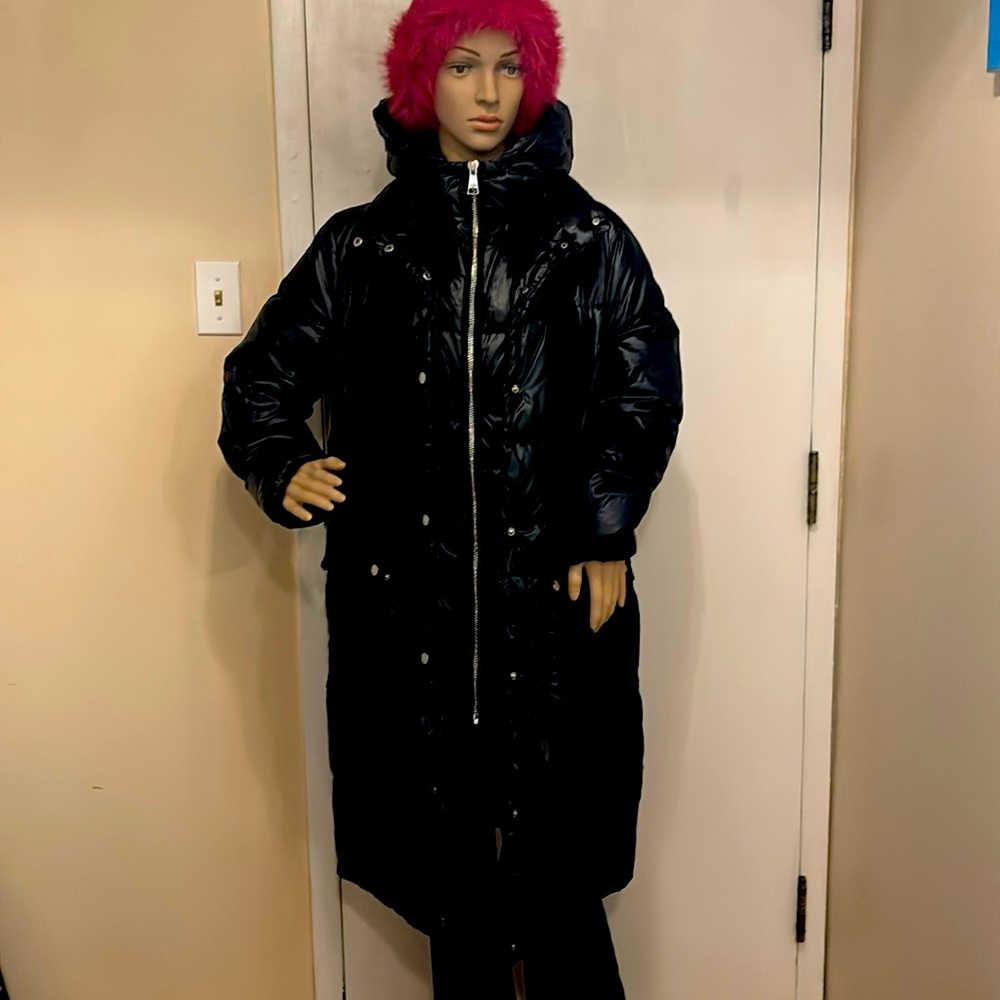 Women’s long winter coat black, puffer, pockets, size 4, Karl Largarfeld